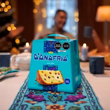 Panetones corporativos personalizados con la marca de la empresa